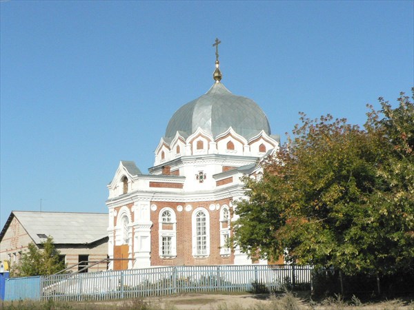 на фото: Покровский храм. с. Завьялово.